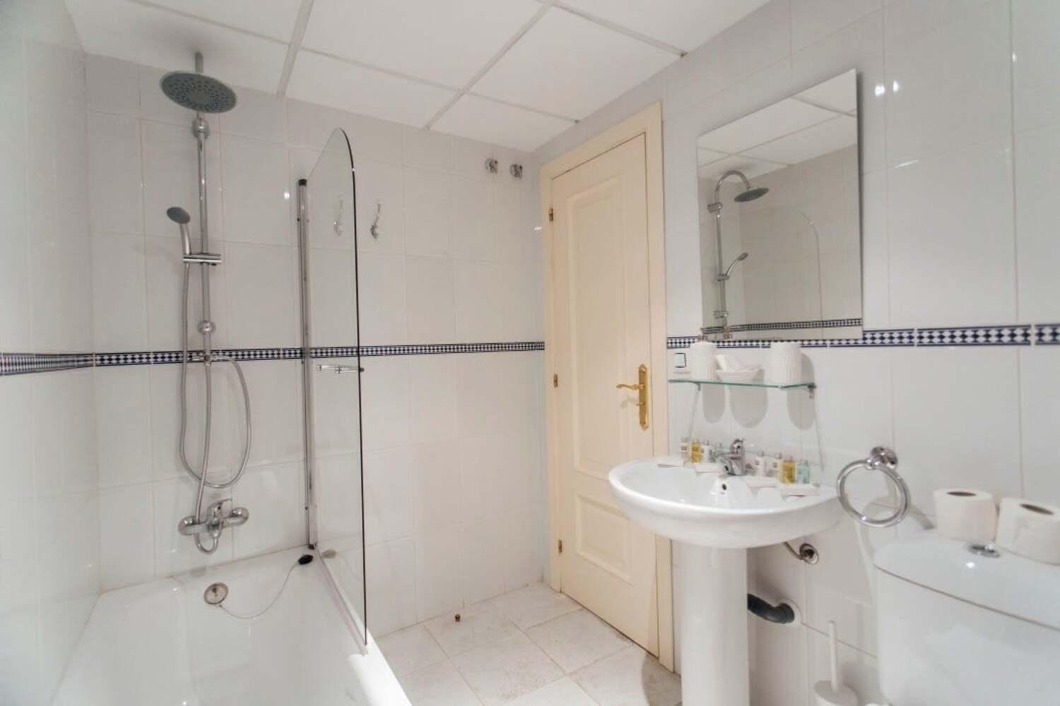 Appartement Wide And Bright- 3Bd 2Bth- Arenal à Séville Extérieur photo